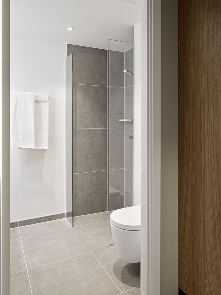 Aura Apartment Hotel 34/38