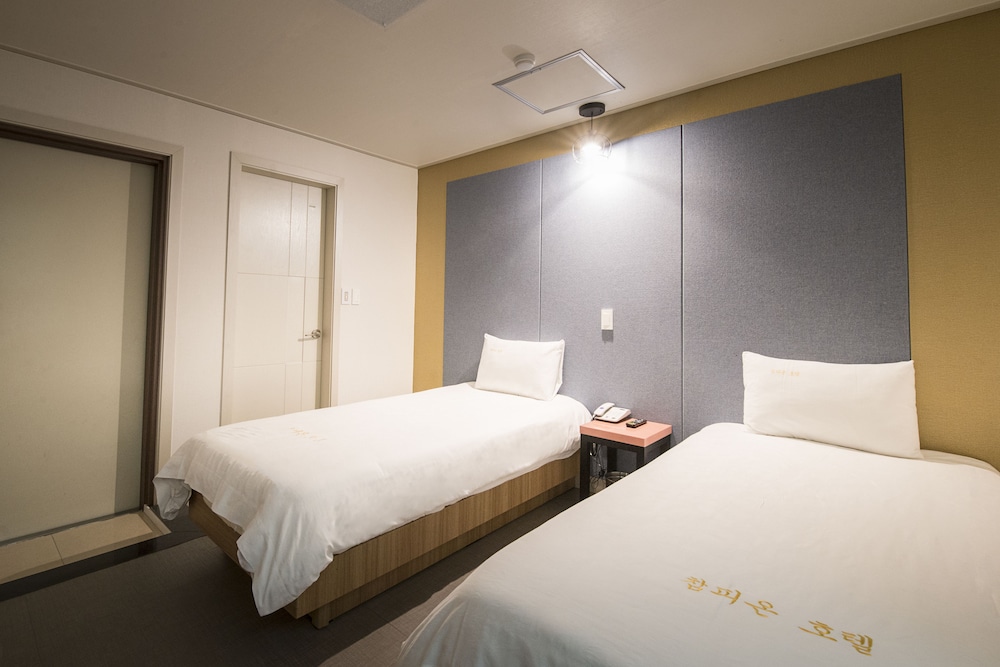 Champion Hotel 21/43
