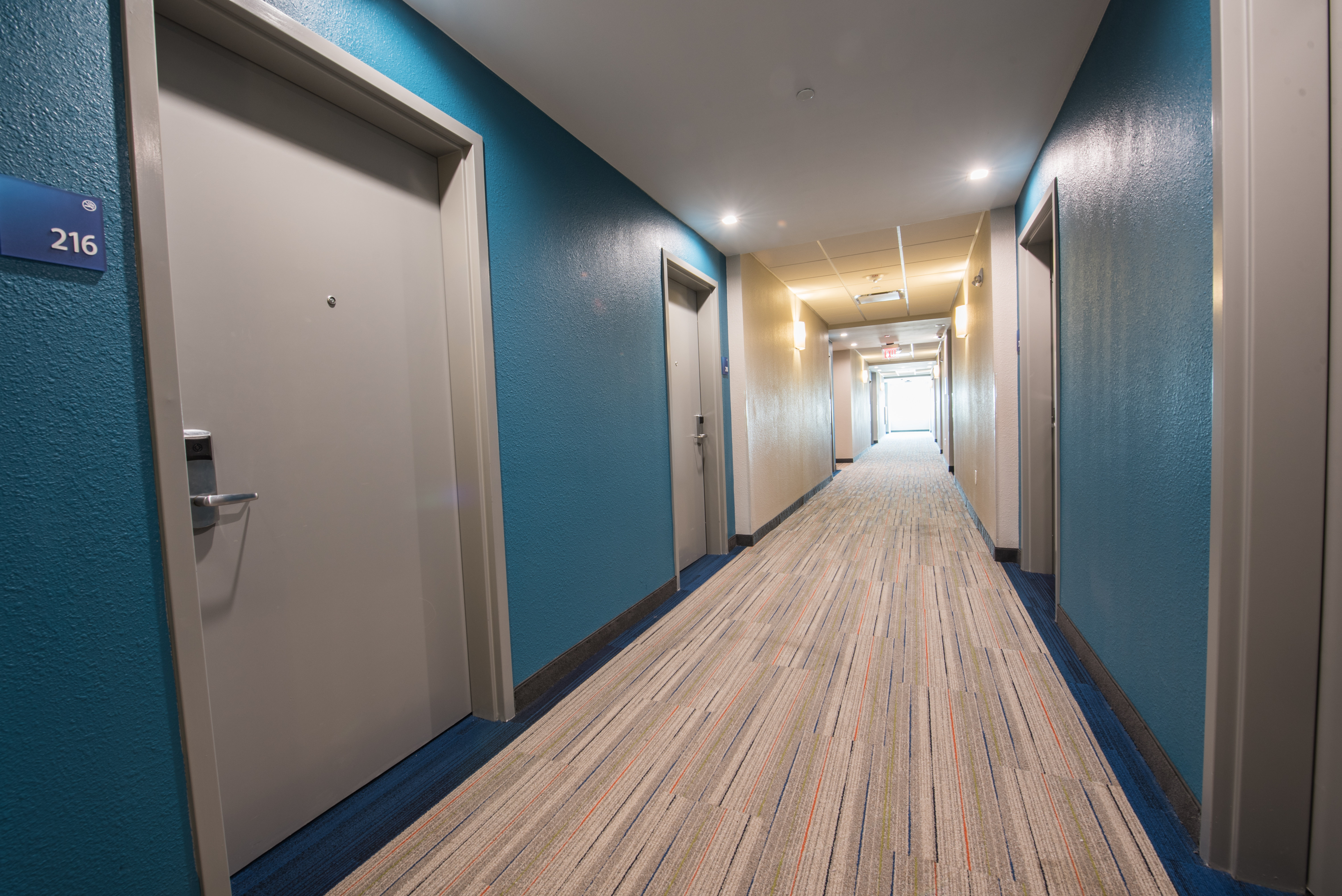 Holiday Inn Express Suites Houston Se Airport Area 8/71