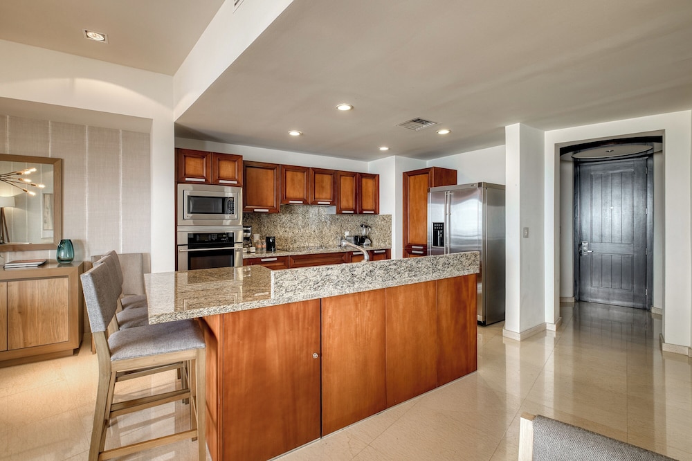 Puerta Cortes Residences 8/48