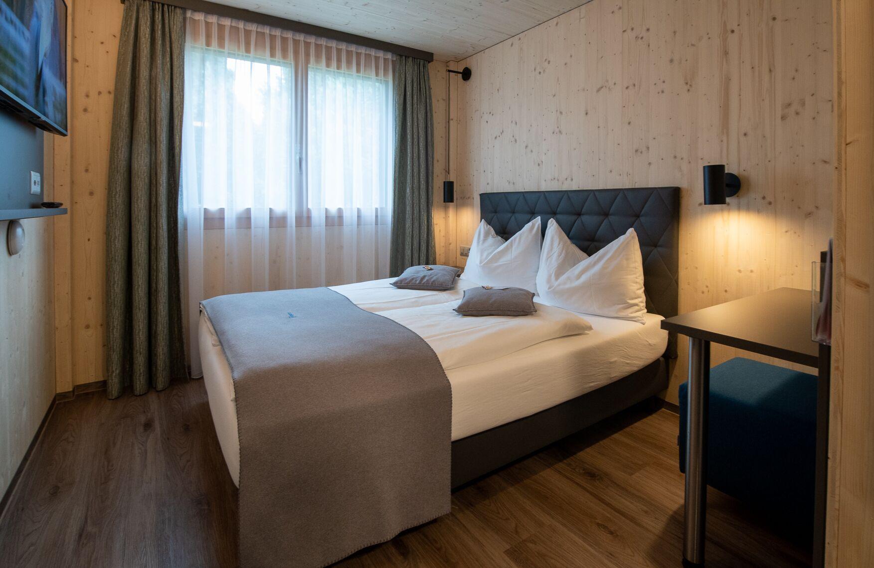 Superior, Studio, Queen Bed