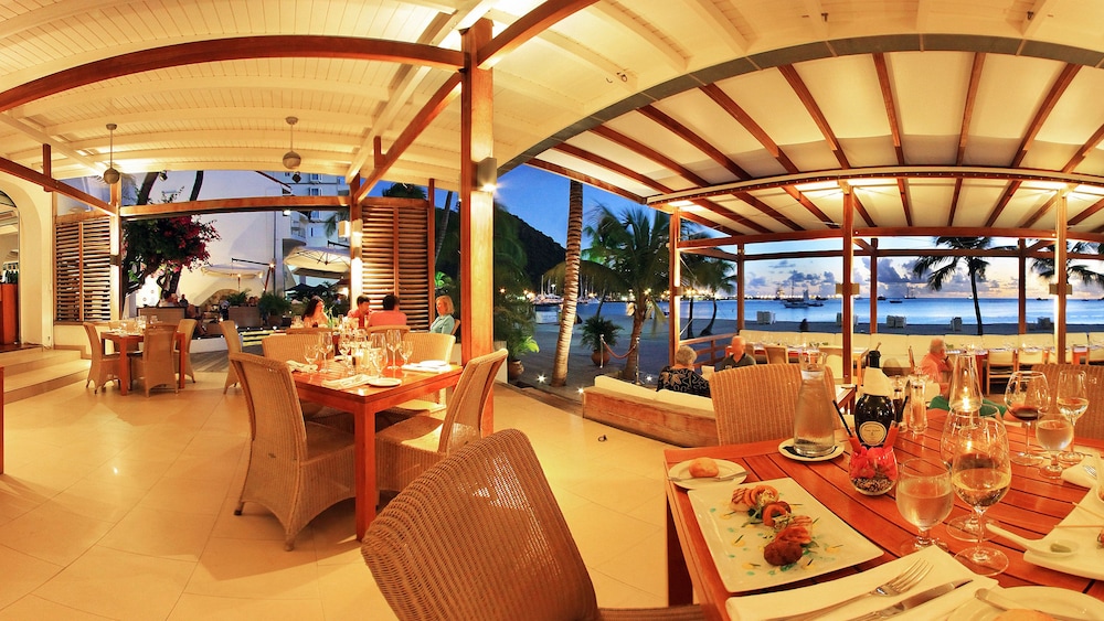 Holland House Beach Hotel 33/45