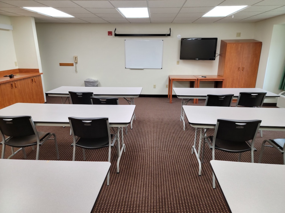 Microtel Inn Suites By Wyndham Rice Lake 29/33