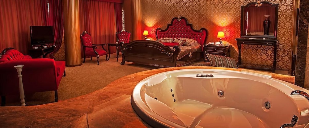 Grand Corner Boutique Hotel 20/45