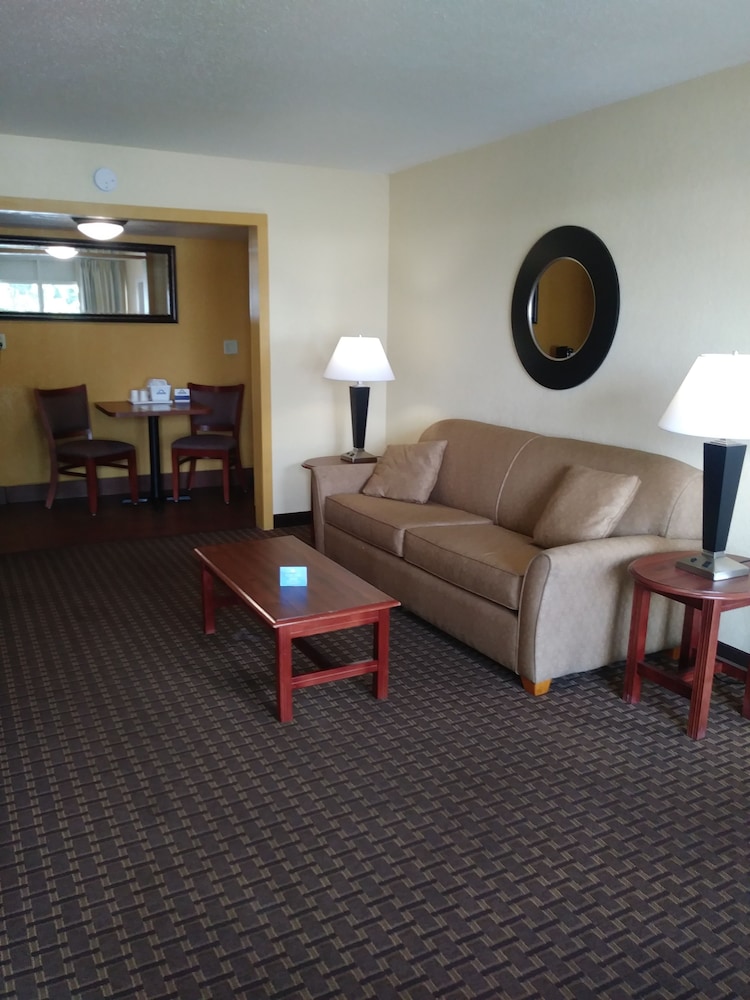 Days Inn by Wyndham Wildwood I-75 31/44