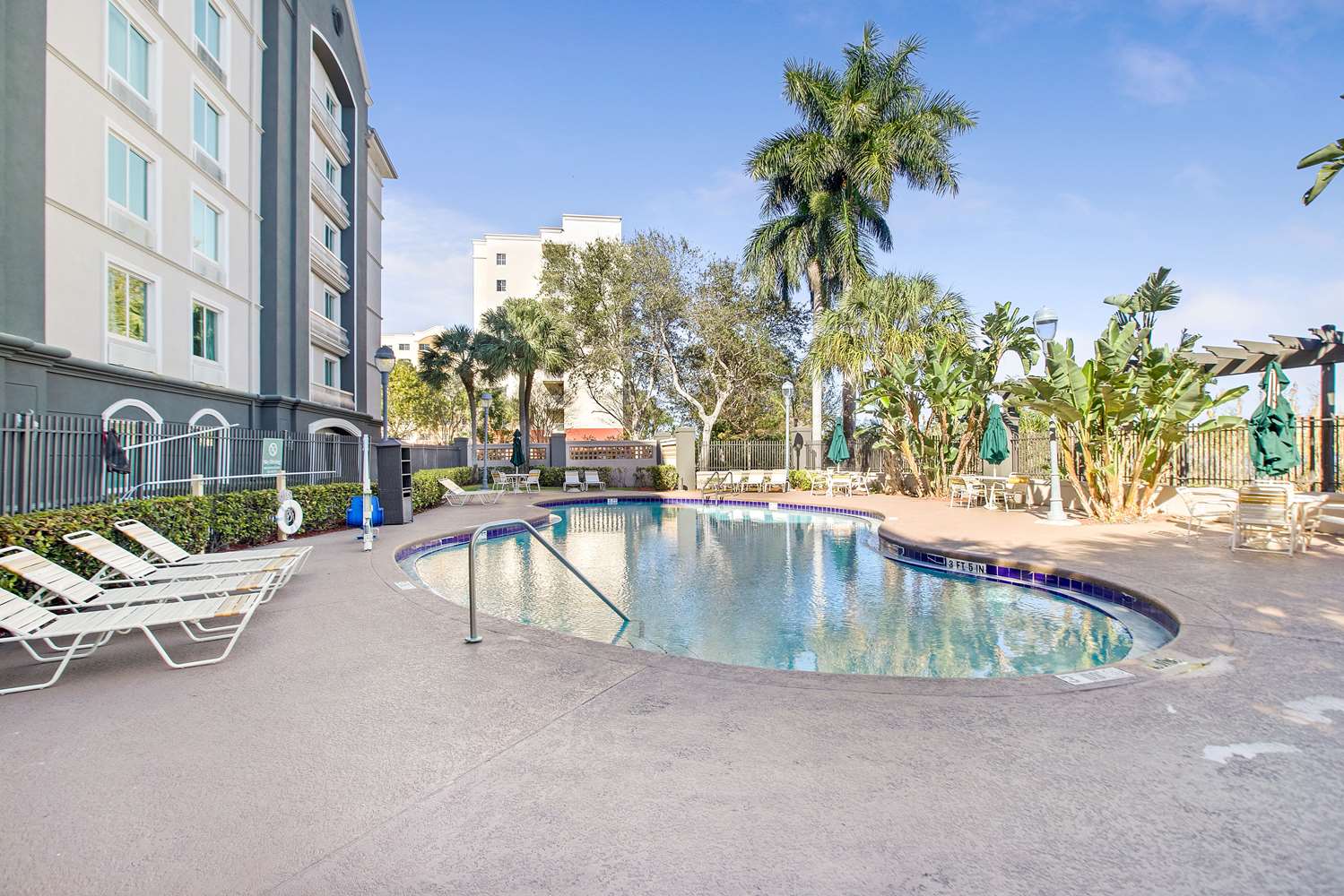 La Quinta Inn & Suites by Wyndham Ft. Lauderdale Airport 37/42