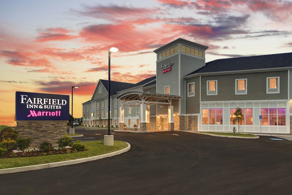 Fairfield Inn And Suites Cape Cod Hyannis 1/38