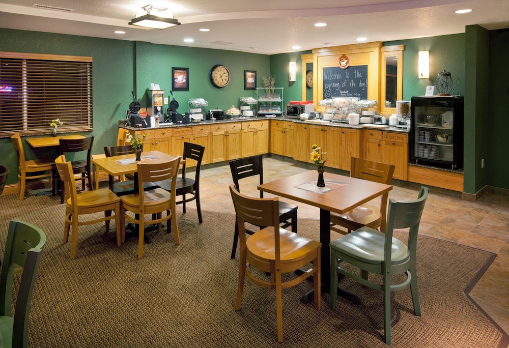 Americinn By Wyndham Osage 44/48