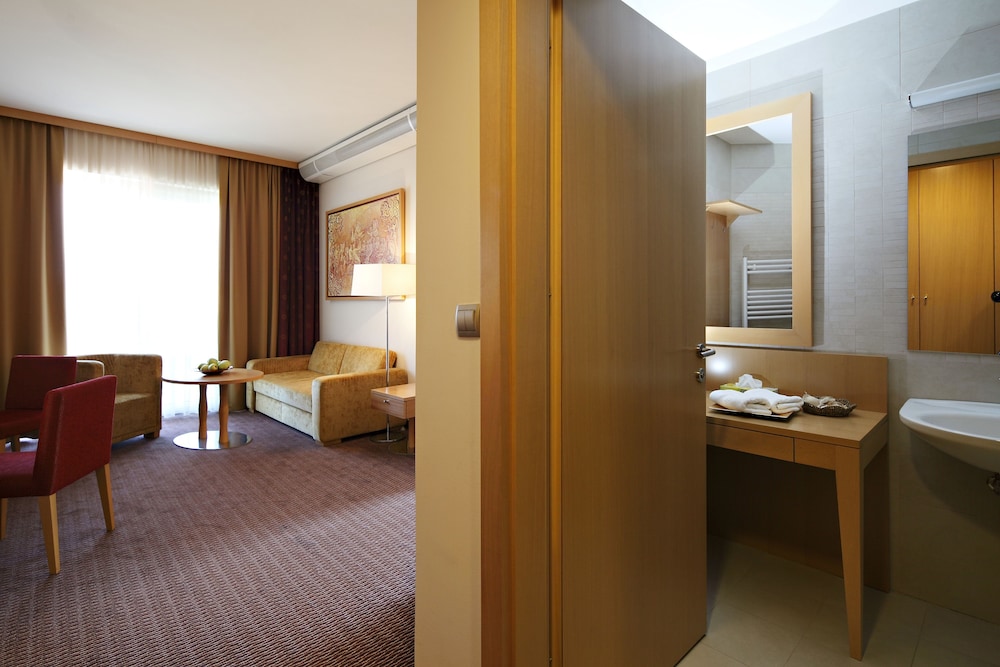 GRAND HOTEL PRIMUS 50/50