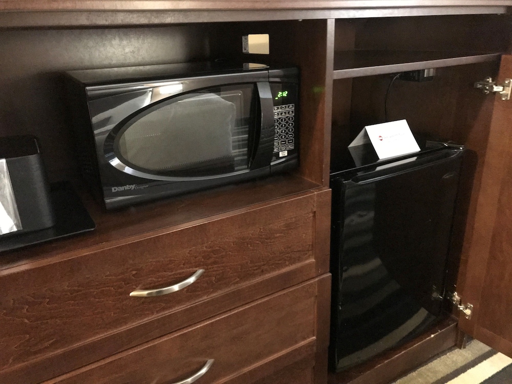 Best Western Plus Winnipeg Airport Hotel 16/45