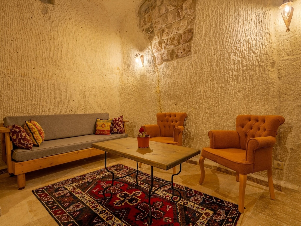 Tulip Cave Suites 29/48