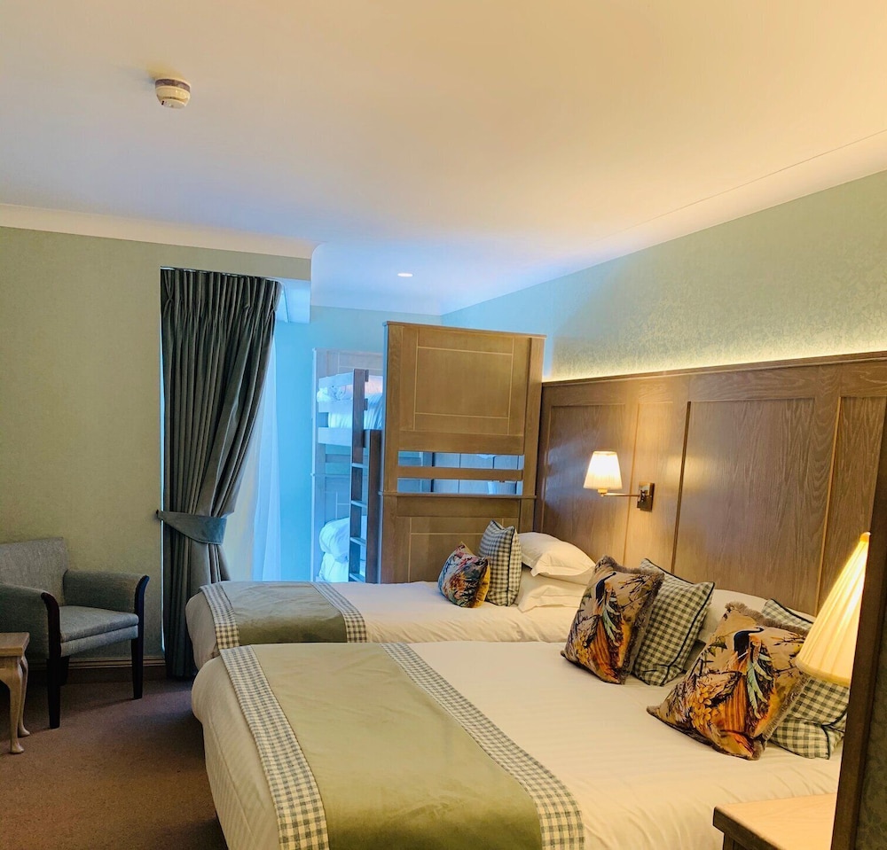 Avalon House Hotel 8/29