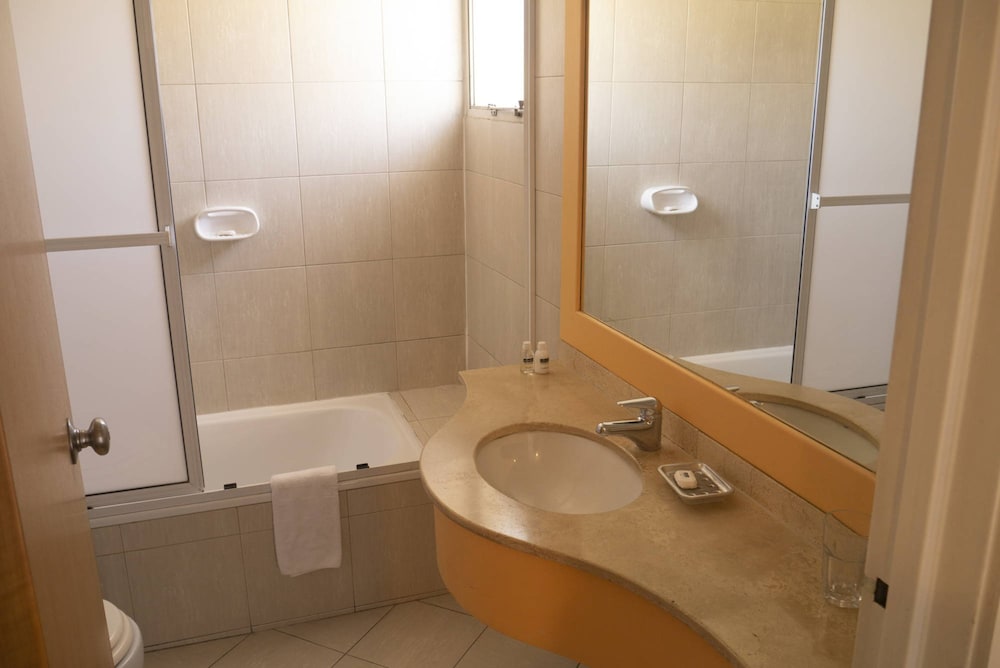 Urbana Class Hotel 15/16