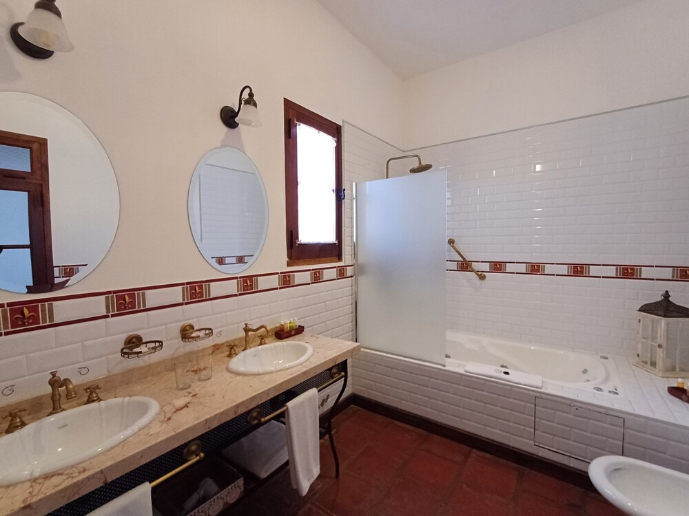 Iraola Hotel Boutique 23/24