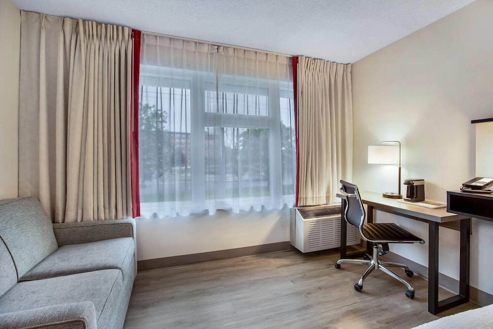 Ramada by Wyndham Kingston 25/50