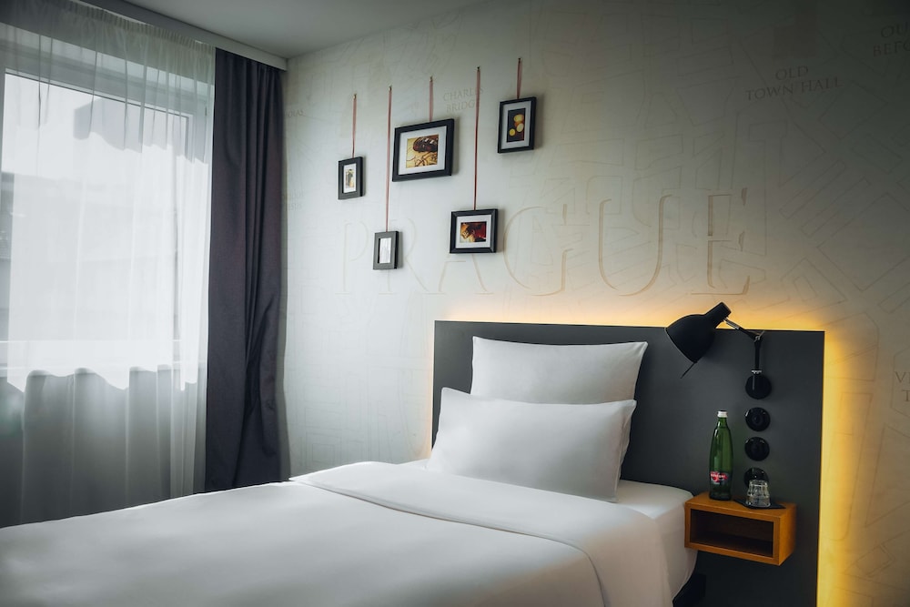 Hotel PULSE8 11/62