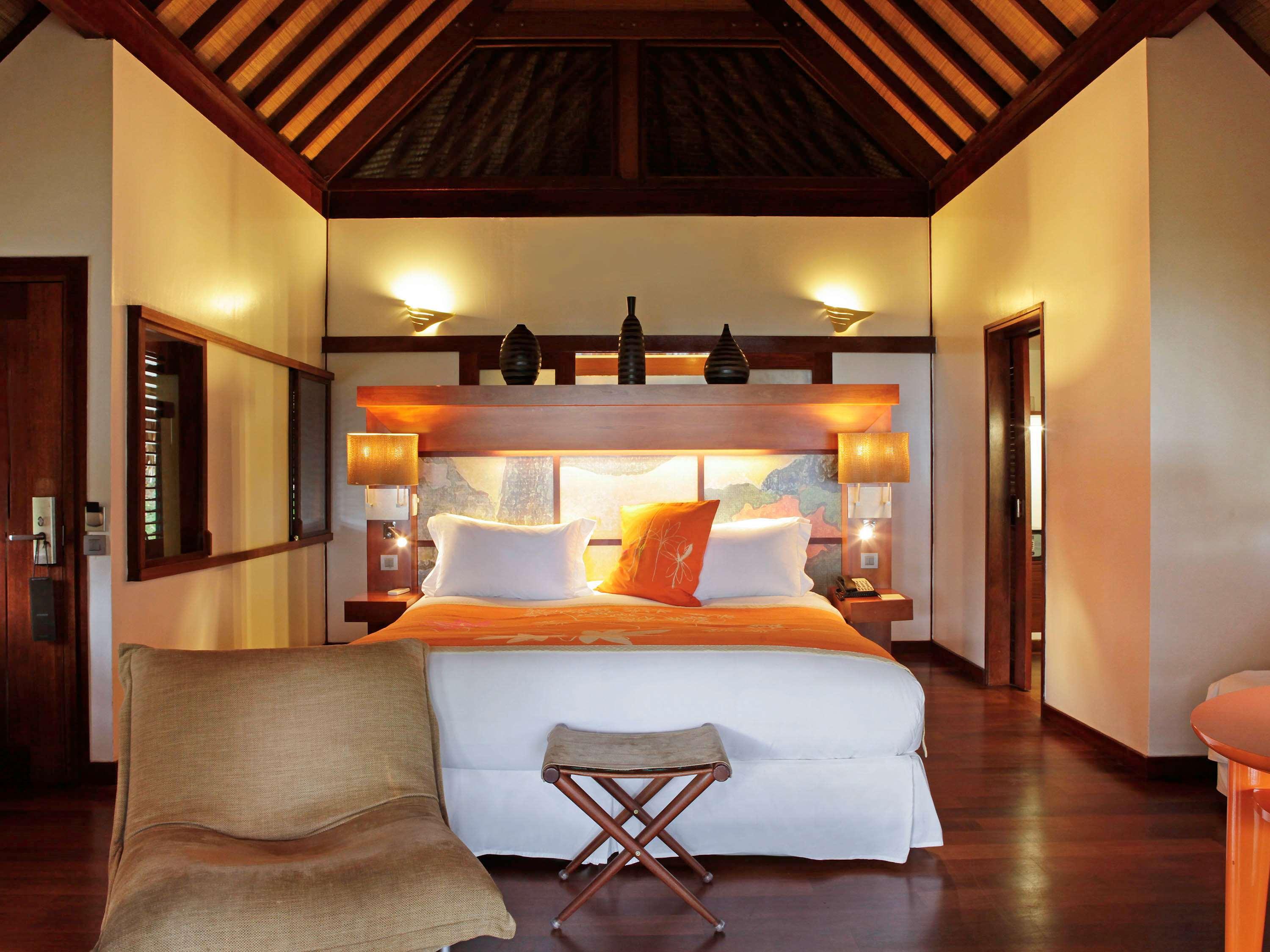 Garden, Luxury, Bungalow, King Bed, Beach View