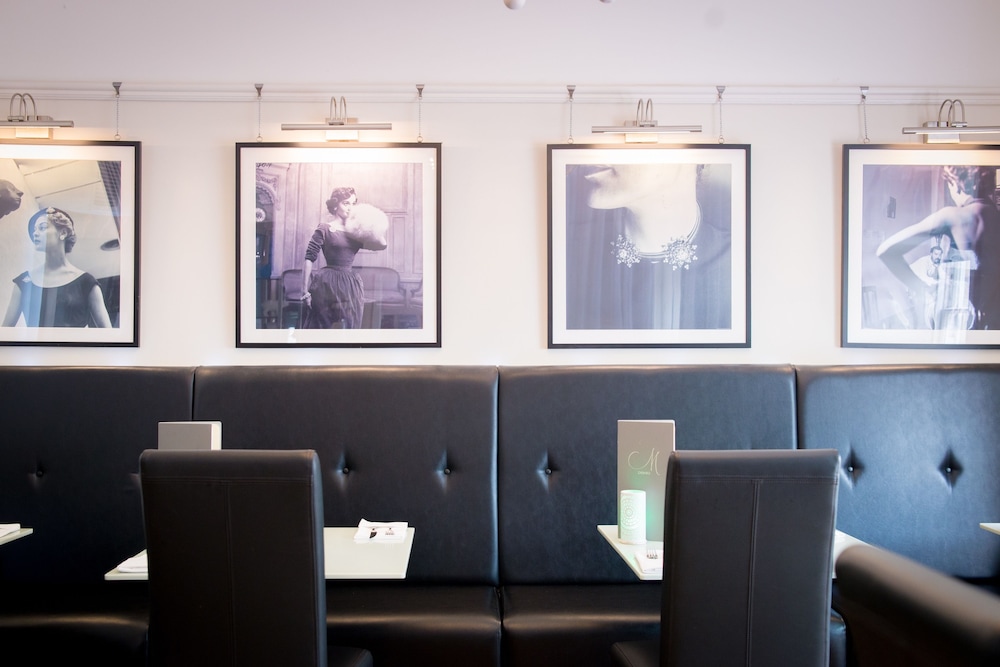 Mannings Hotel 7/54