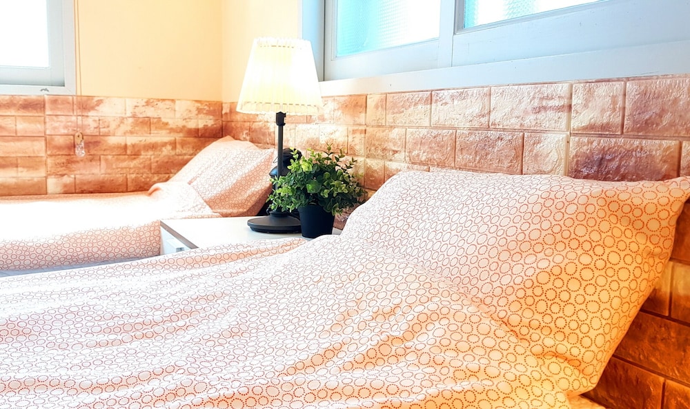 Ryu Guest House 24/72