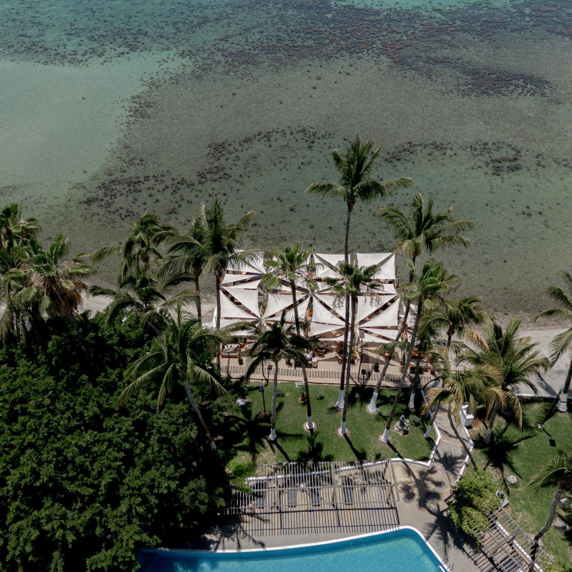 La Concha Beach Hotel & Club 40/50