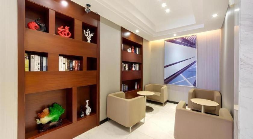 City Convenience Inn Guilin Center Department Store 30/44