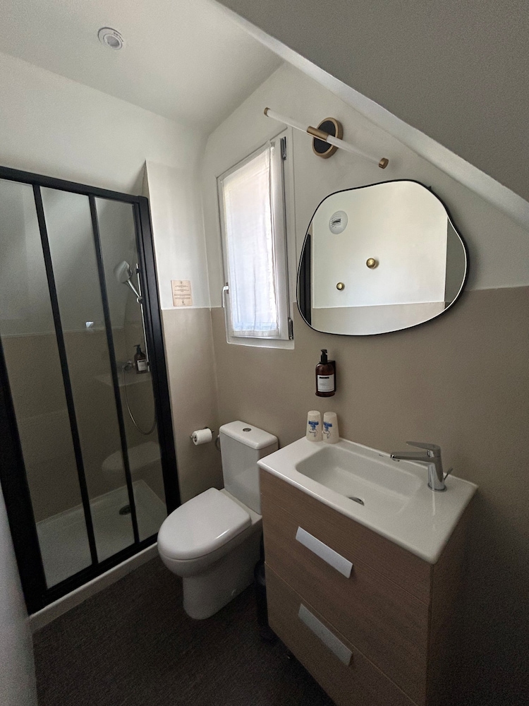 Hotel Les Charmettes 47/50