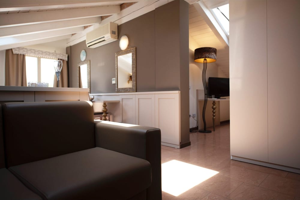 Lady Mary Hotel 20/33