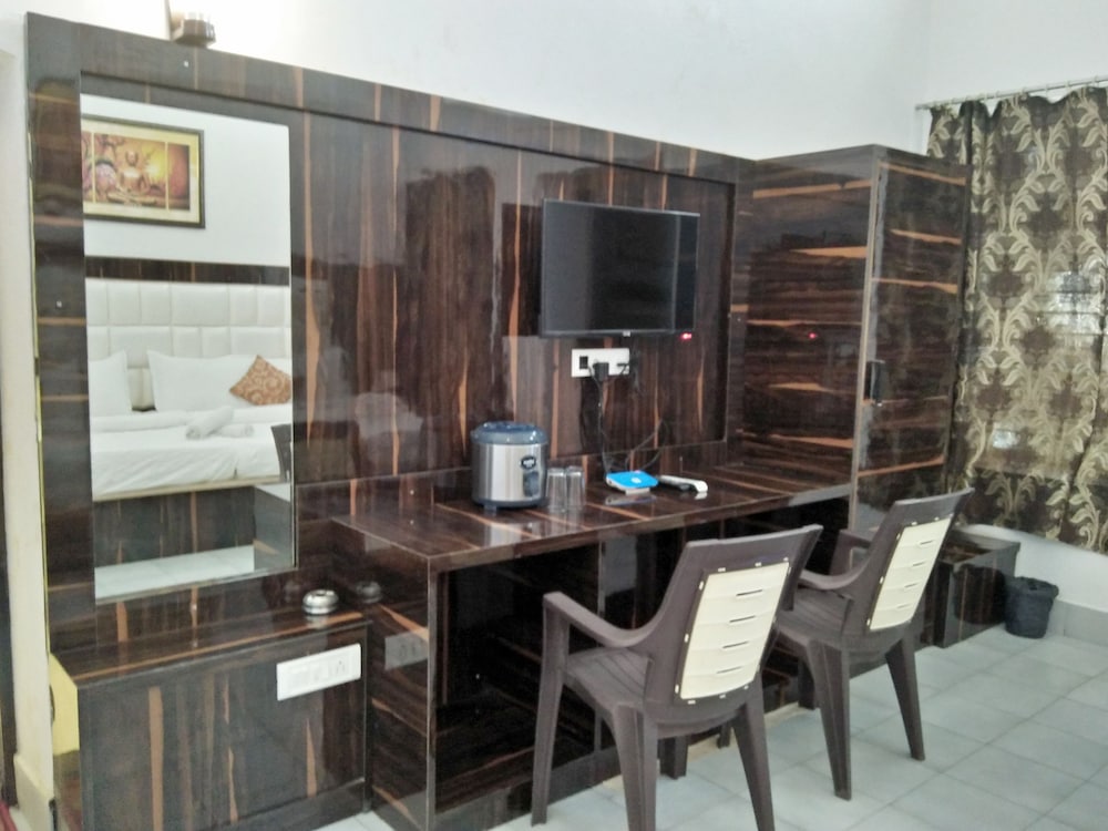 Hotel Shanti Mount Abu 26/28