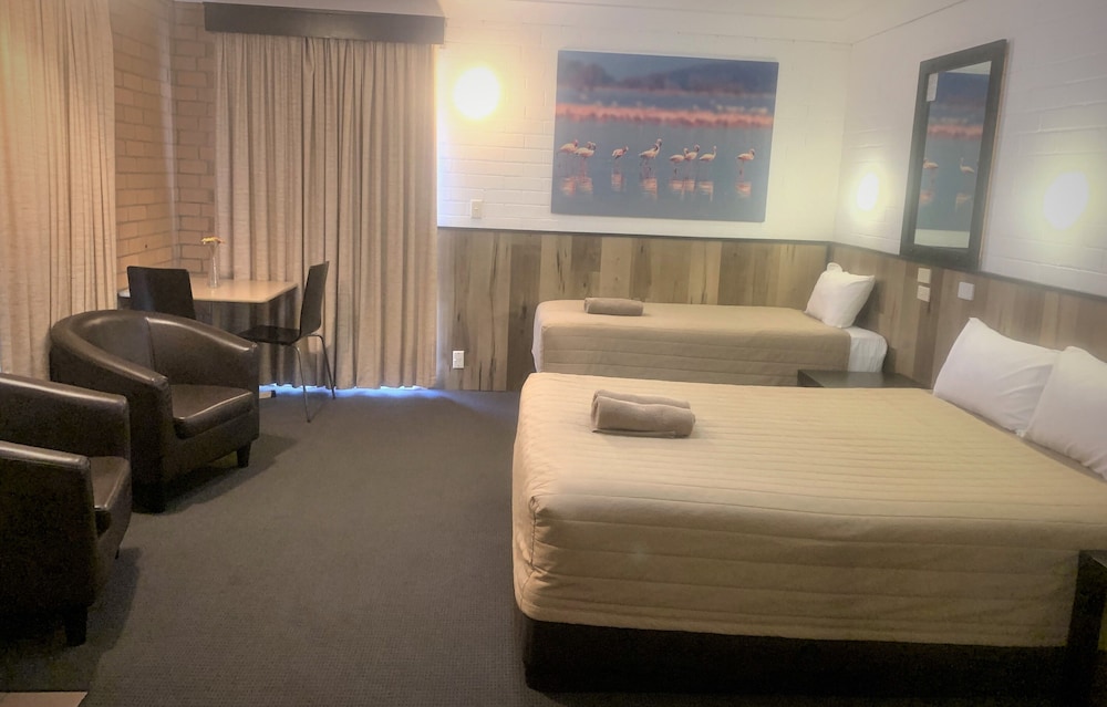 Country Comfort Cowra 19/44