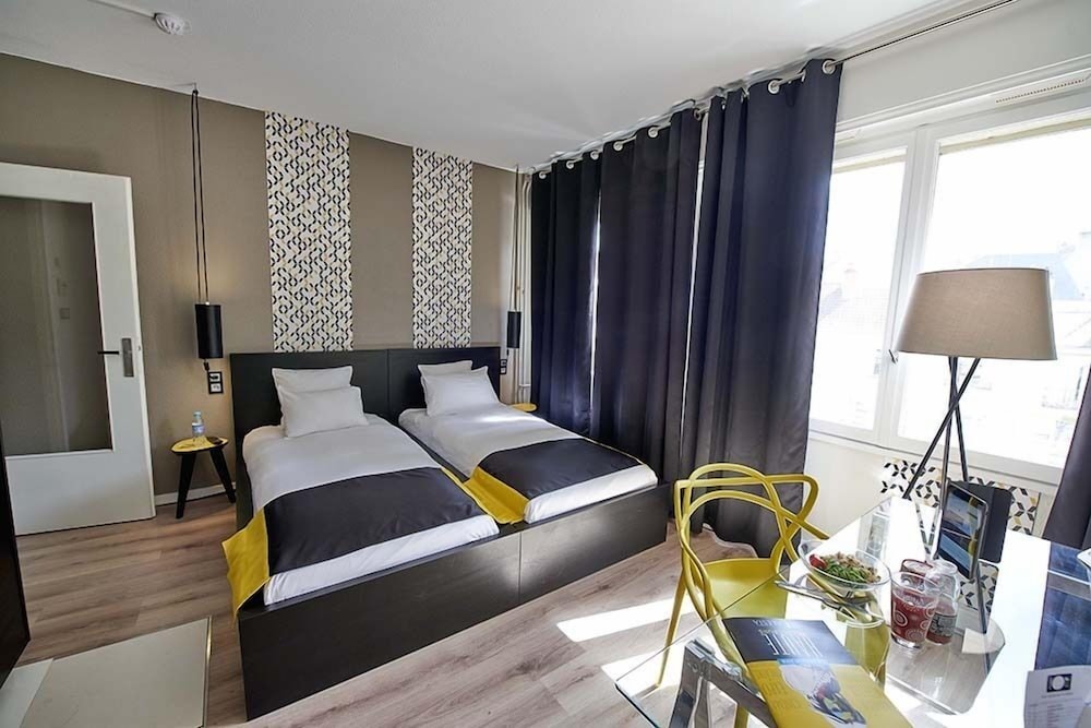 PREMIUM, STUDIO, TWIN BEDS