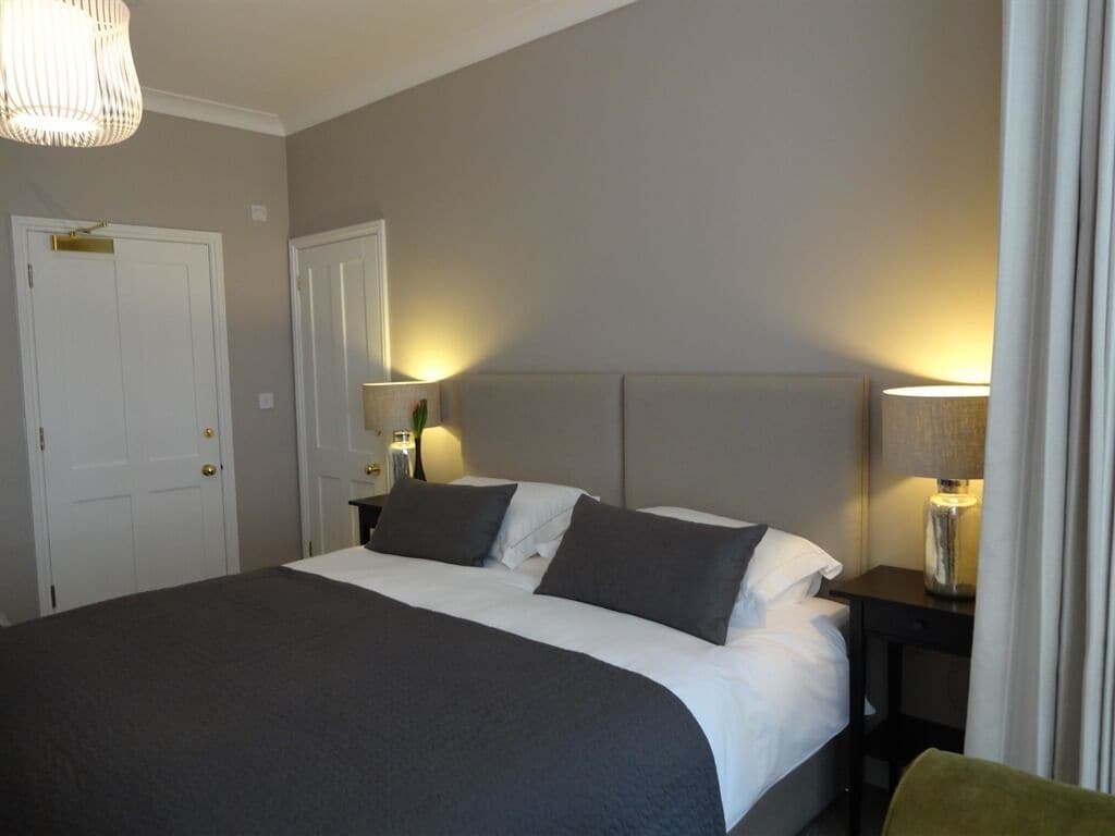 Superior, King Bed