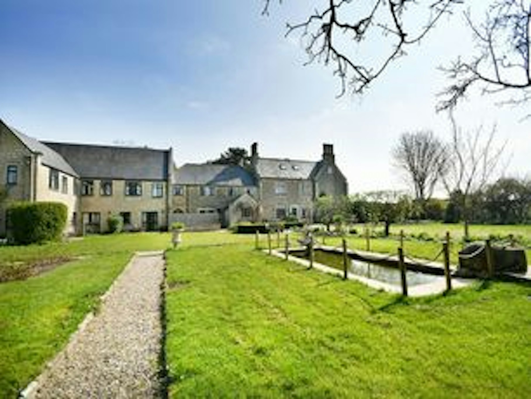 Stanton Manor Hotel 18/22