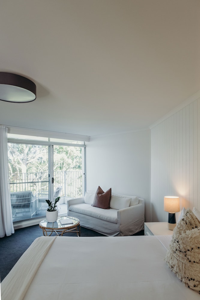 Bannisters Port Stephens 35/72