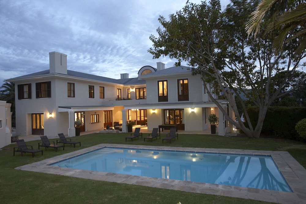 Nova Constantia Boutique Residence 65/70