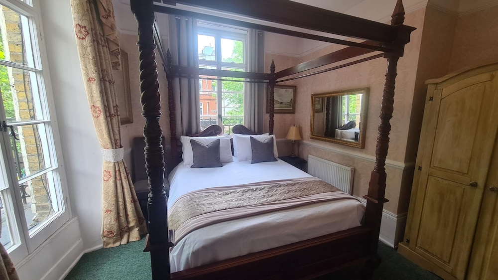 Elizabeth, Double Bed