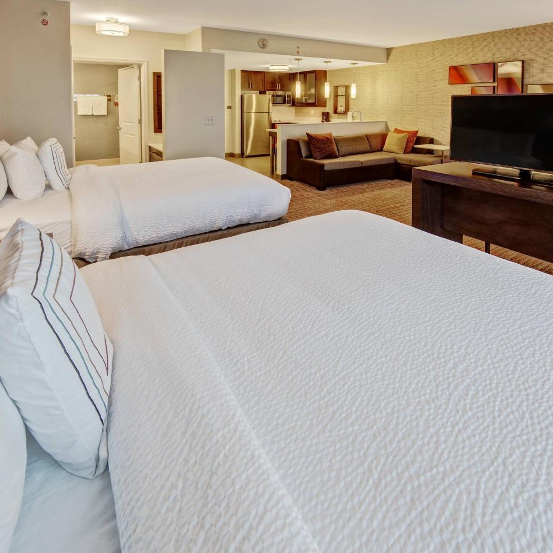 Studio, Queen Bed