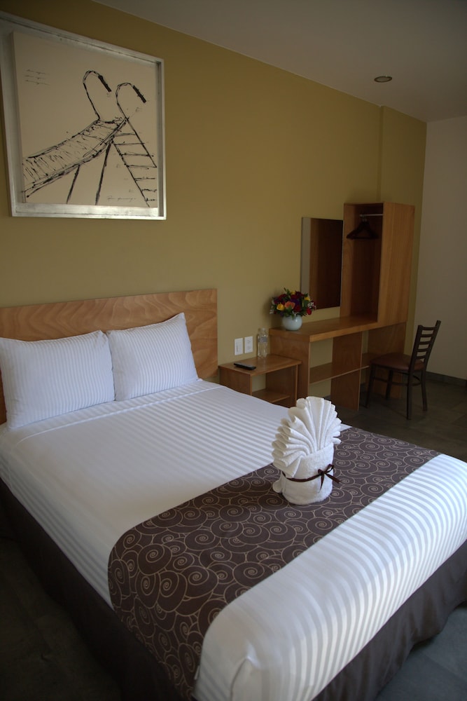 Am Hotel And Plaza 31/65