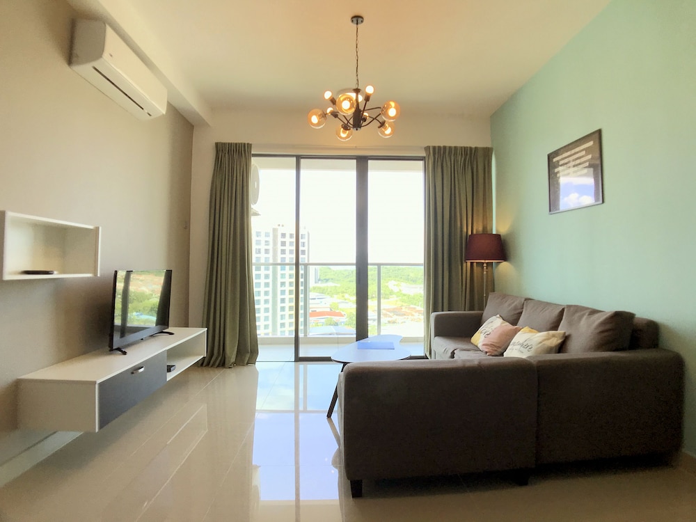 One Amerin Mall & Suites 20/50