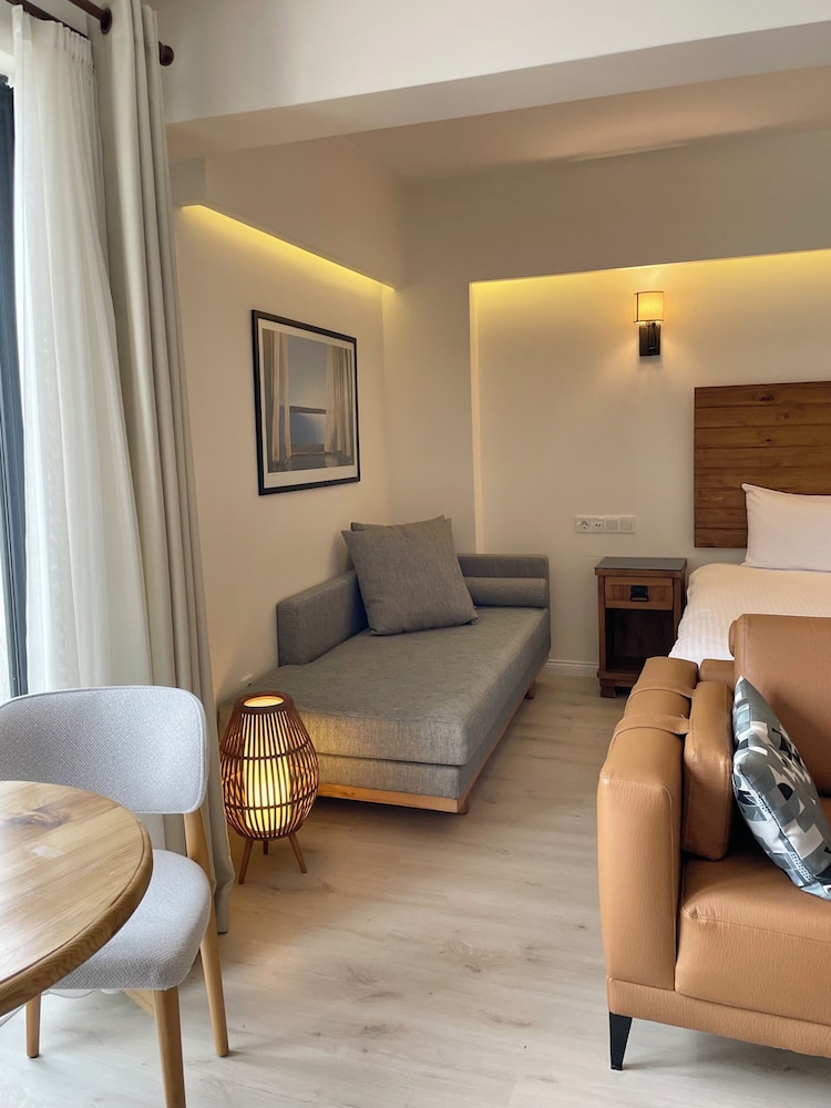 8 Rooms Boutique Hotel 27/50