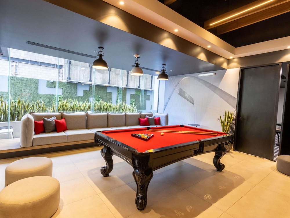 Ibis Tijuana 10/50
