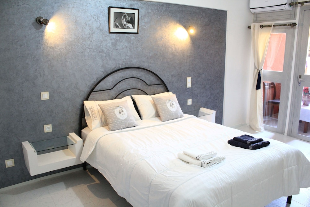 El Hamra Hotel 3/23
