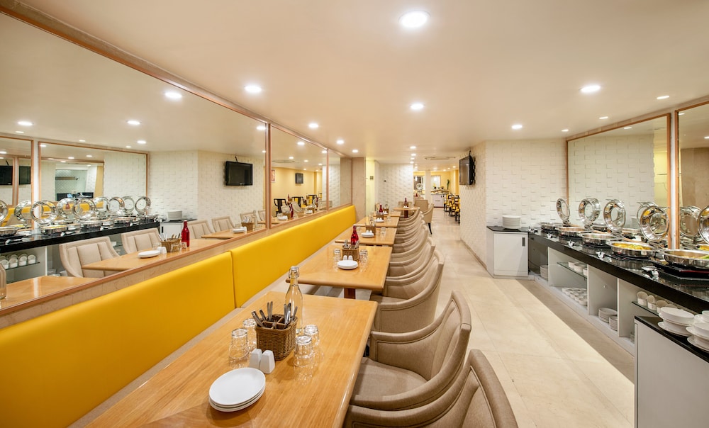 BloomSuites Ahmedabad 22/37