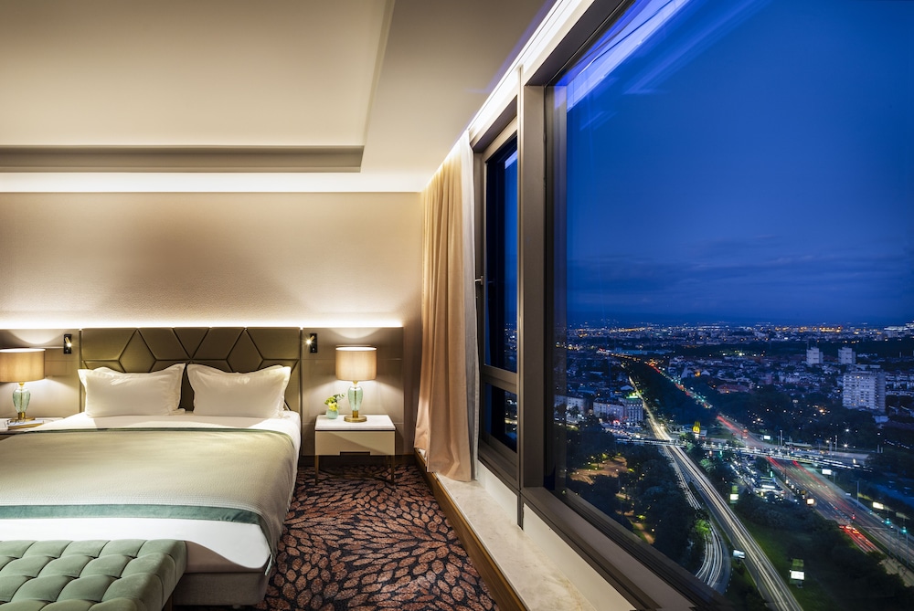 Grand Hotel Millennium Sofia 24/70