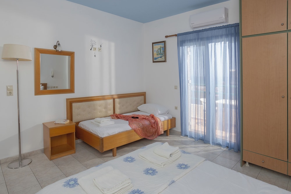 SUNNY HILL Adults only16+ by Estia 23/59