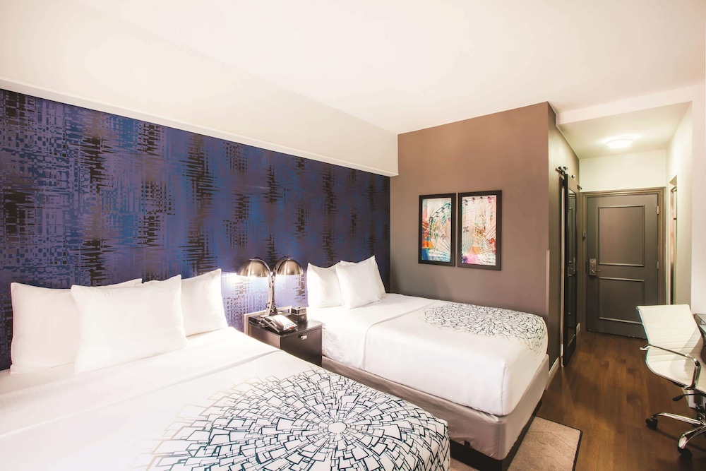 Holiday Inn Express - Dallas Downtown, an IHG Hotel 23/73