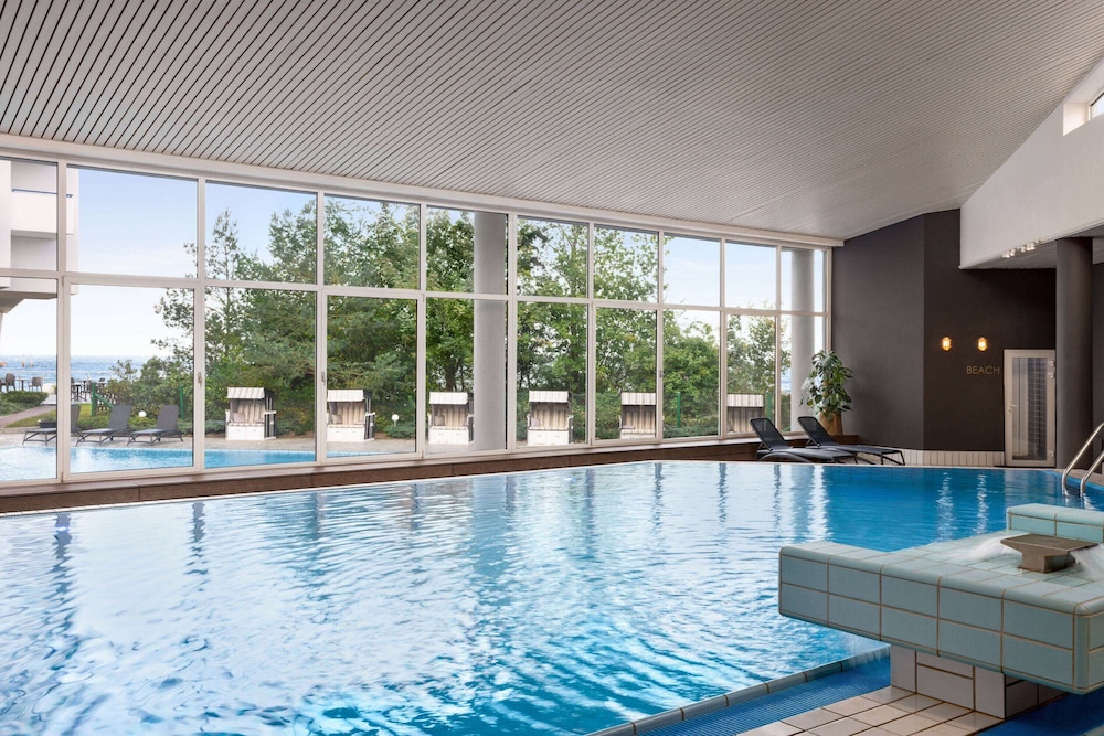 swimming pool spa
