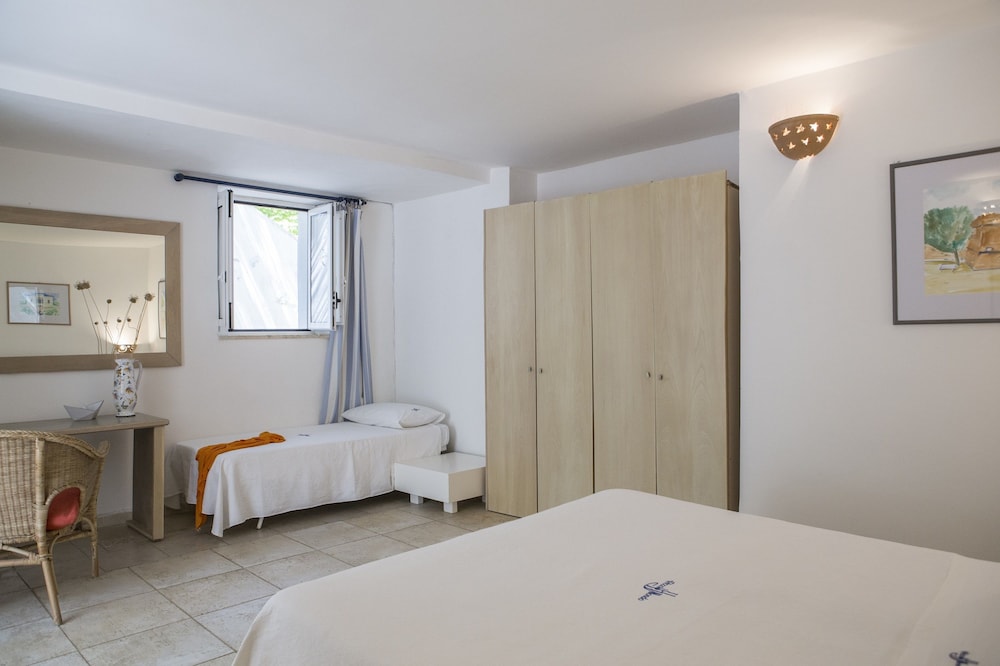 HOTEL PICCOLO MONDO 18/75