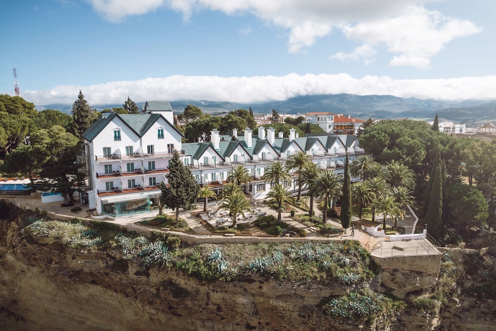 Catalonia Reina Victoria in RONDA