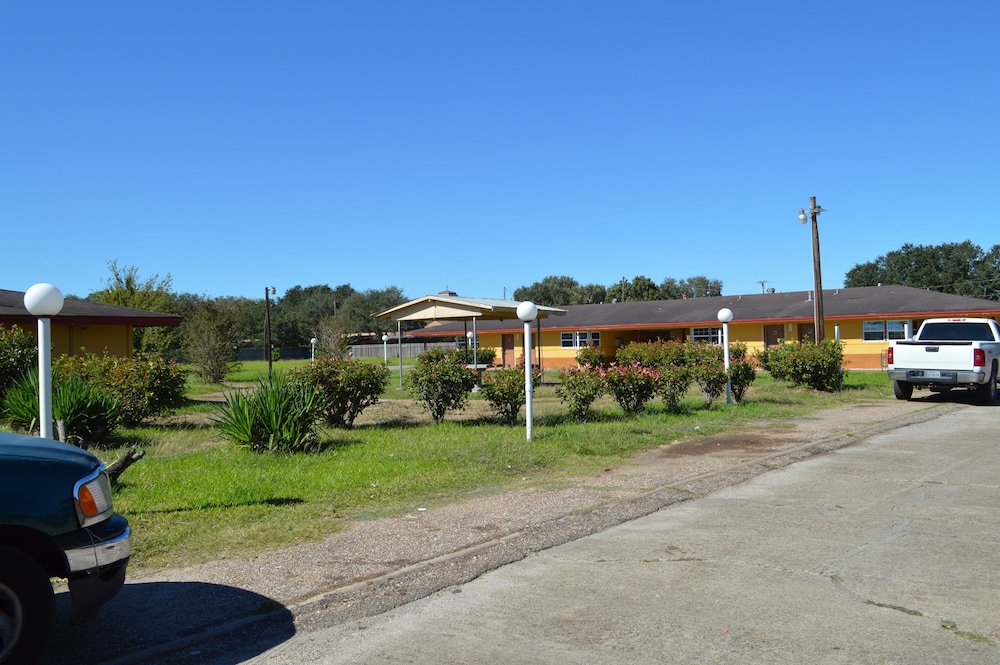 Paradise Inn 3/10