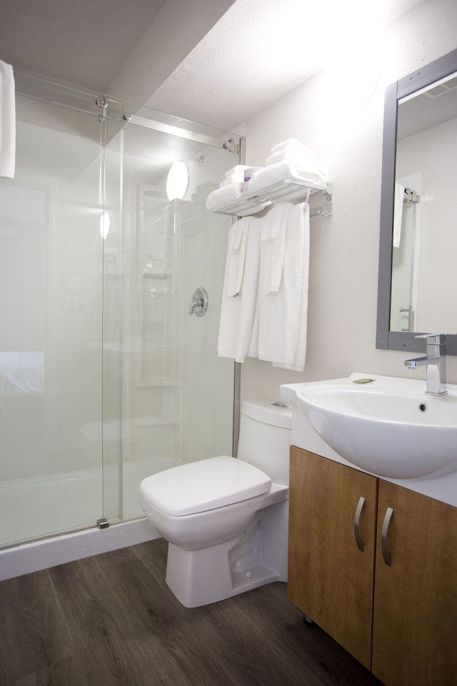 Valemount Vacation Inn 56/58